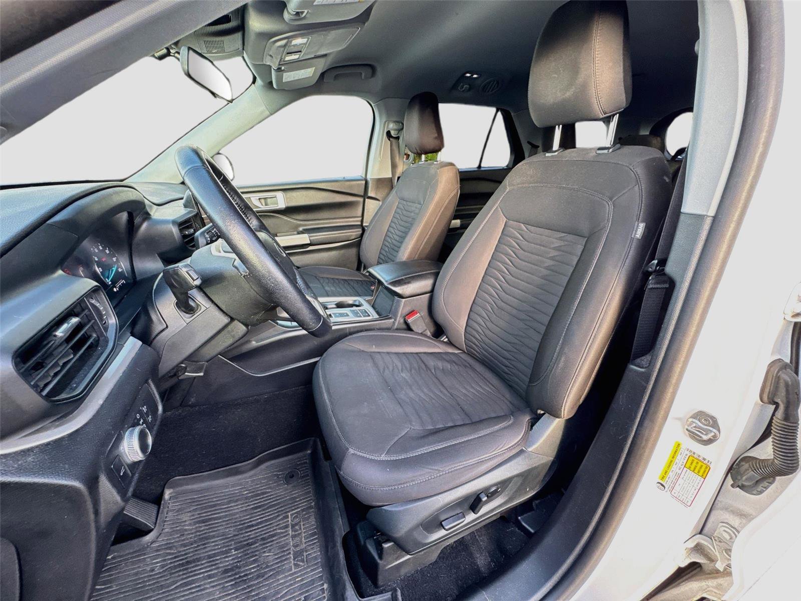 Used 2021 Ford Explorer XLT RWD image 8