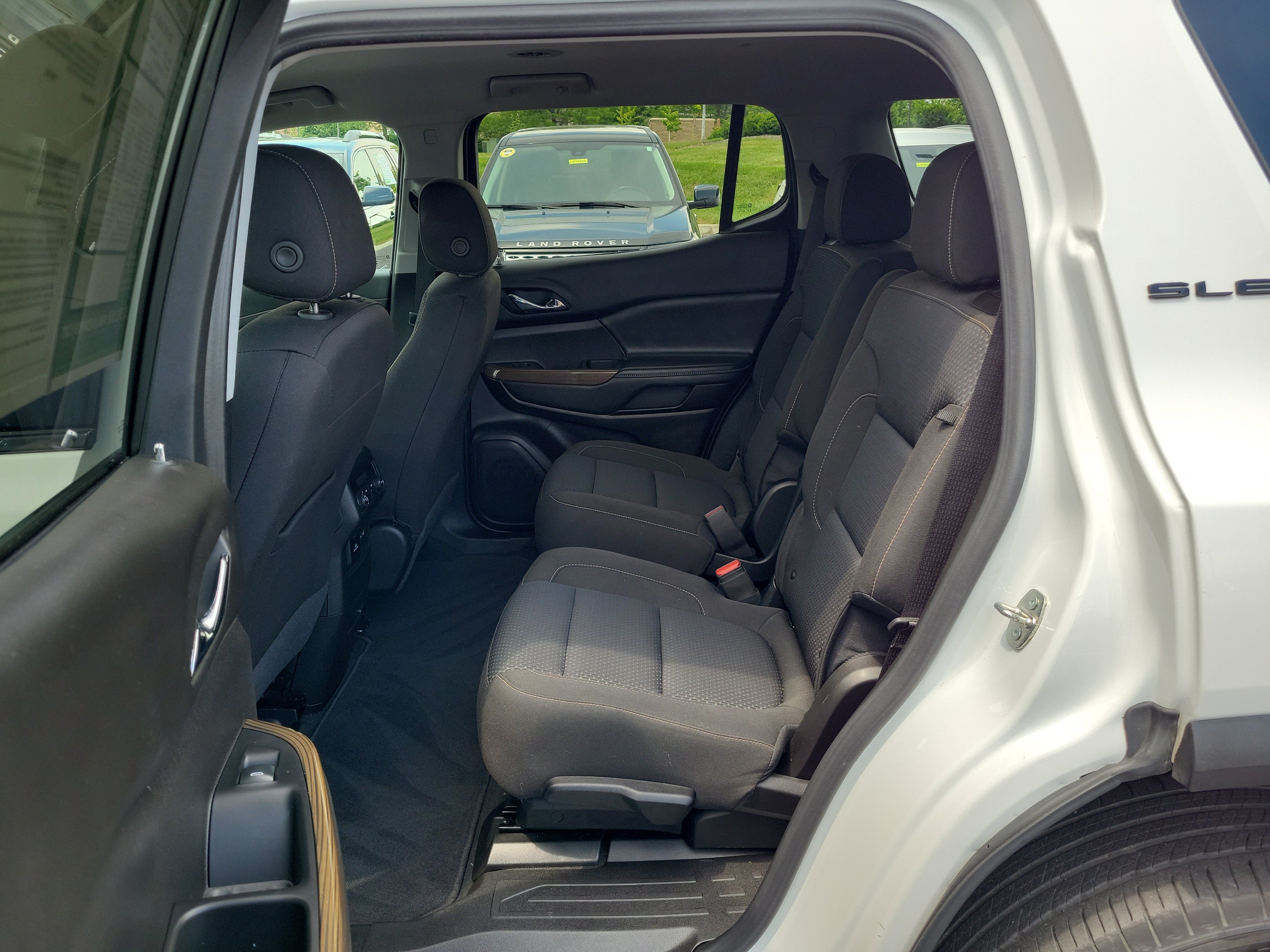 Used 2023 GMC Acadia SLE w/ Driver Convenience Package FWD image 12