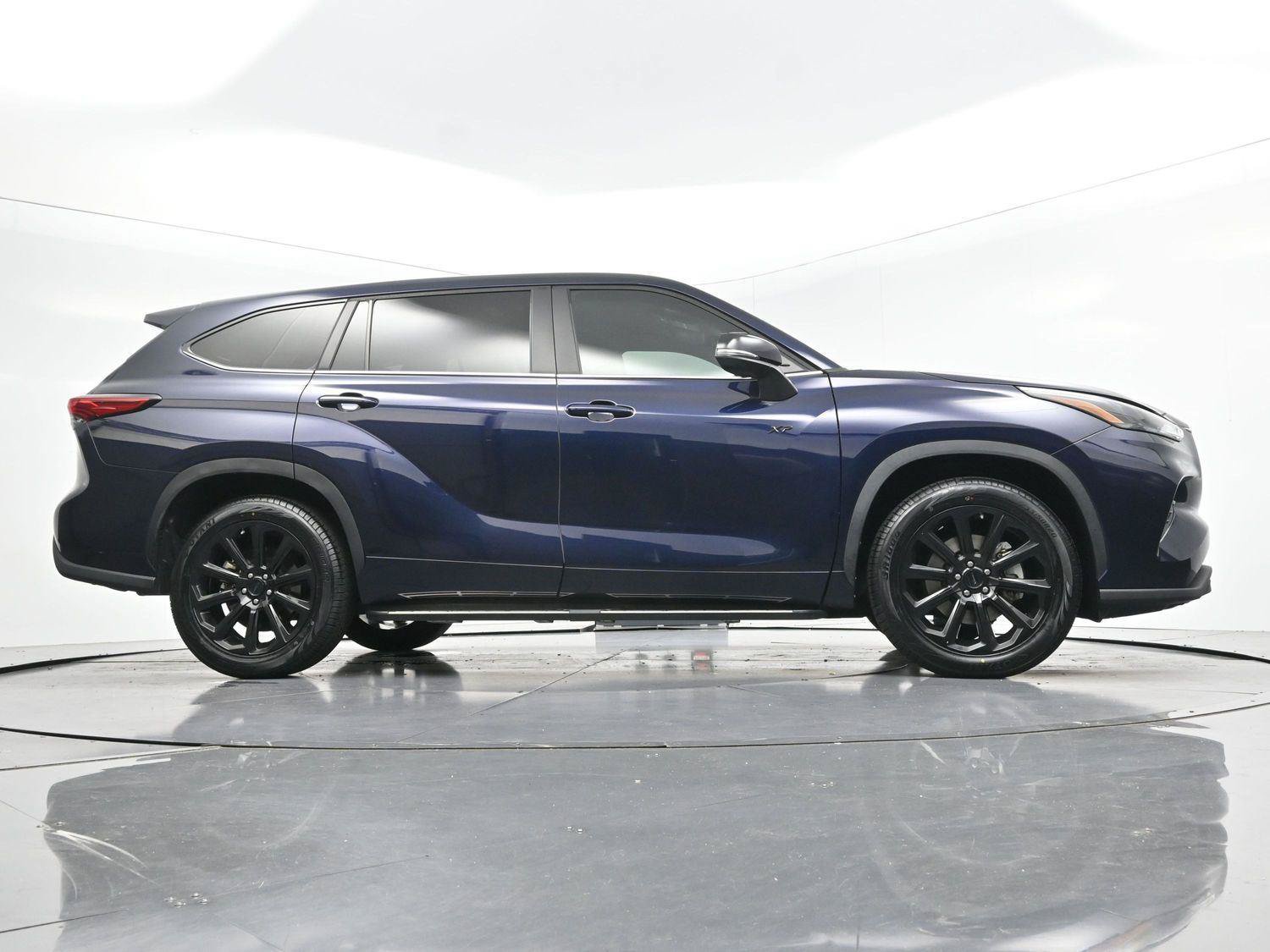Used 2023 Toyota Highlander LE FWD image 48