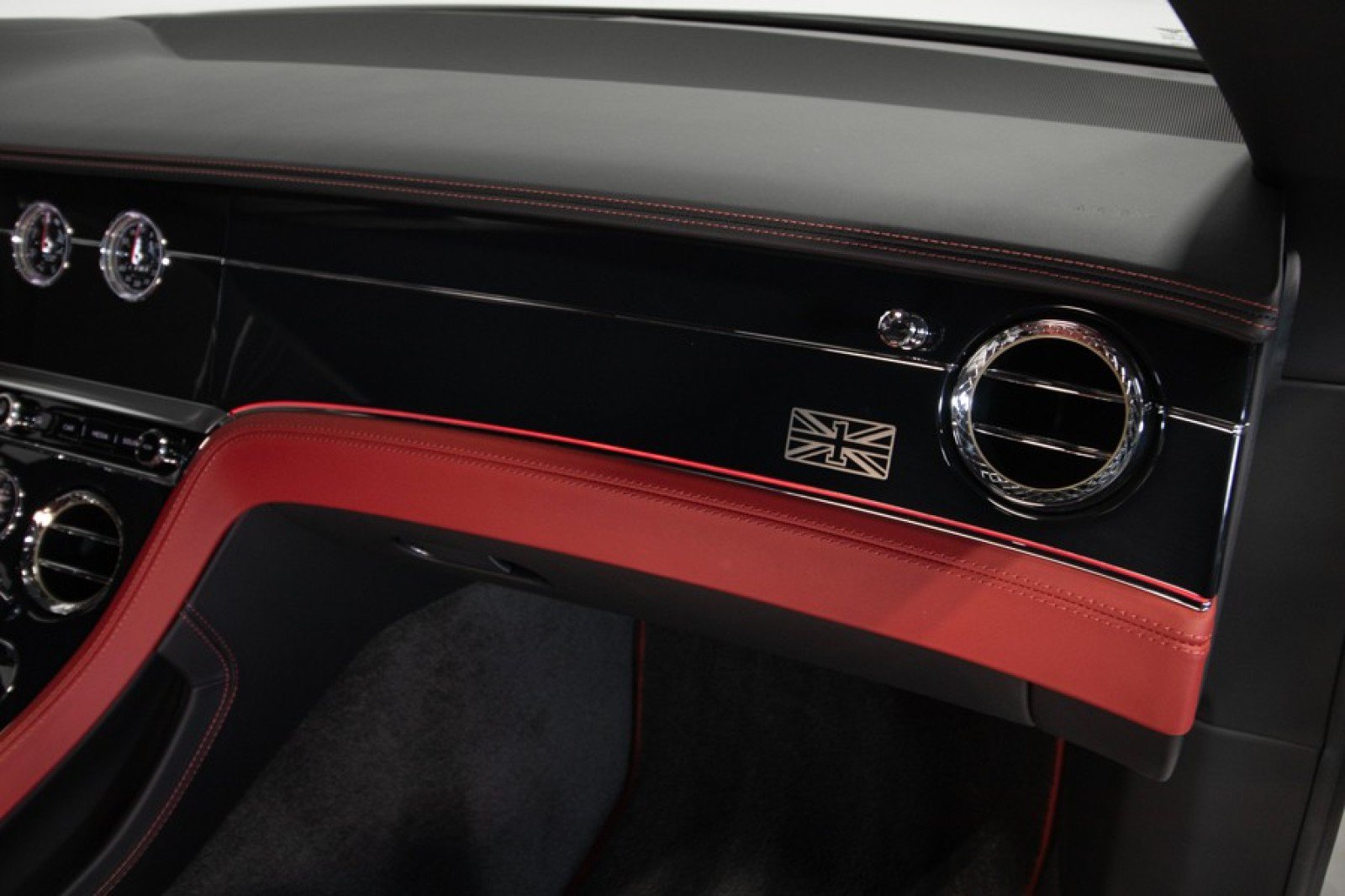 Used 2020 Bentley Continental GT V8 AWD/4WD image 46