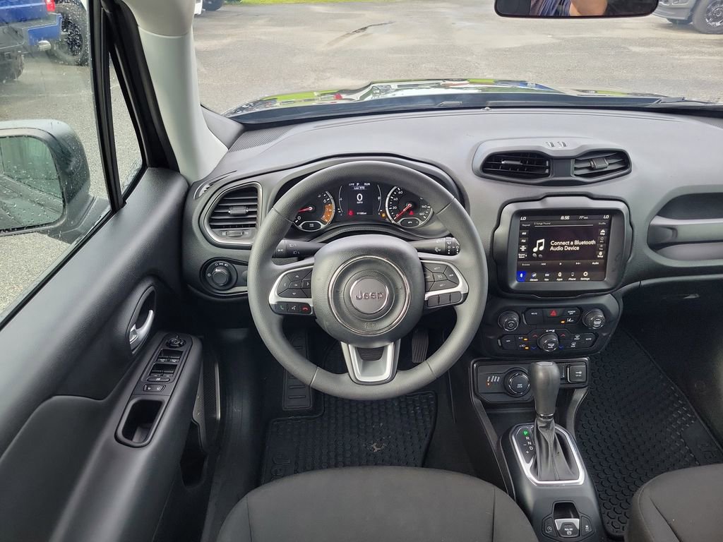 Used 2023 Jeep Renegade Latitude AWD/4WD image 28