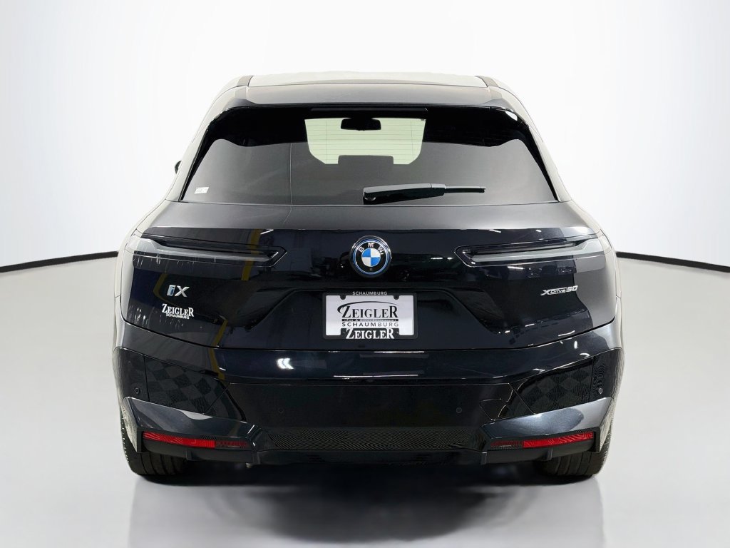 Used 2024 BMW iX xDrive50 w/ Sport Package AWD/4WD image 6
