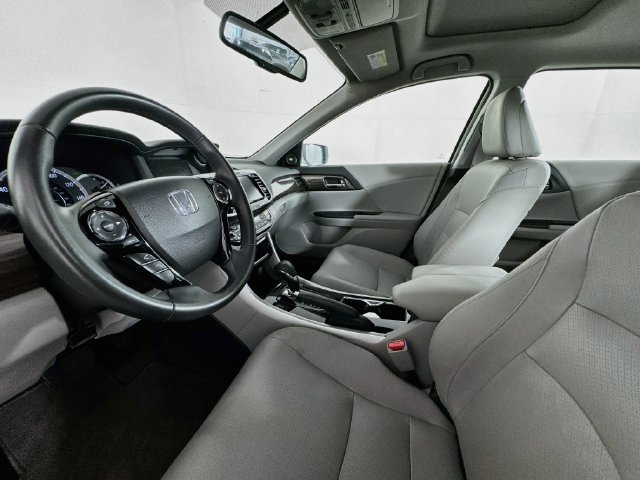 Used 2017 Honda Accord EX-L image 19