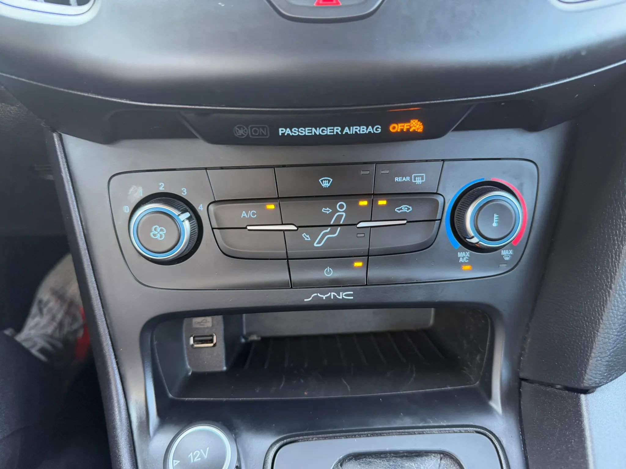 Used 2015 Ford Focus SE image 22