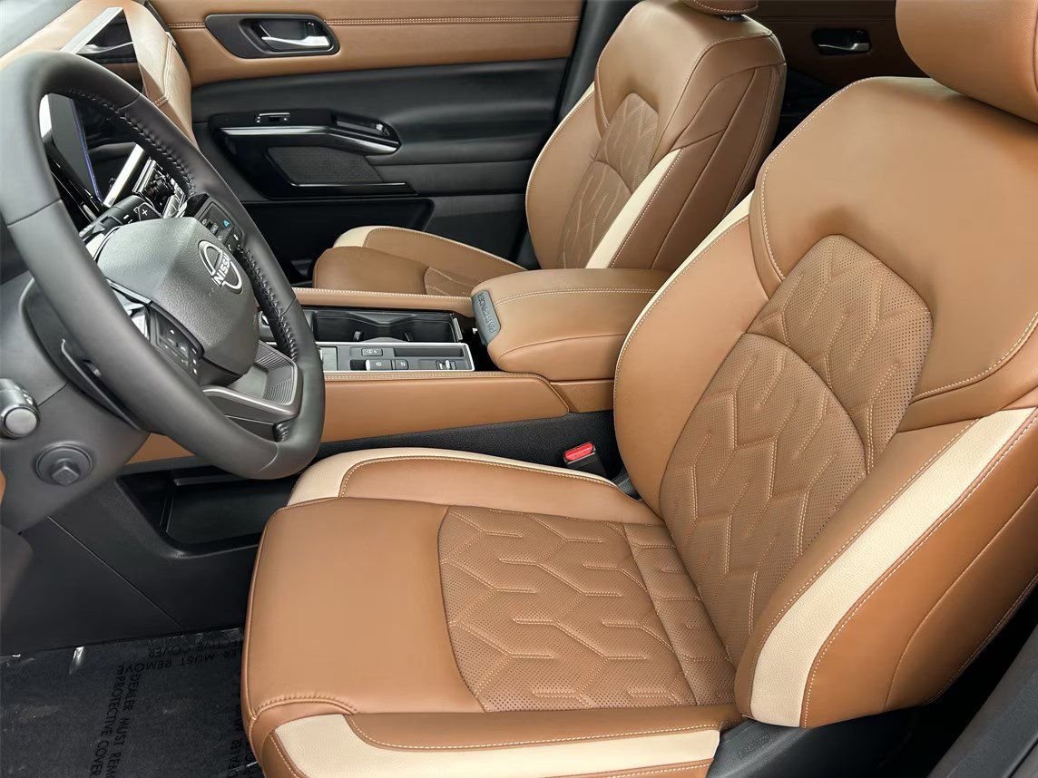 New 2026 Nissan Pathfinder Platinum FWD image 13