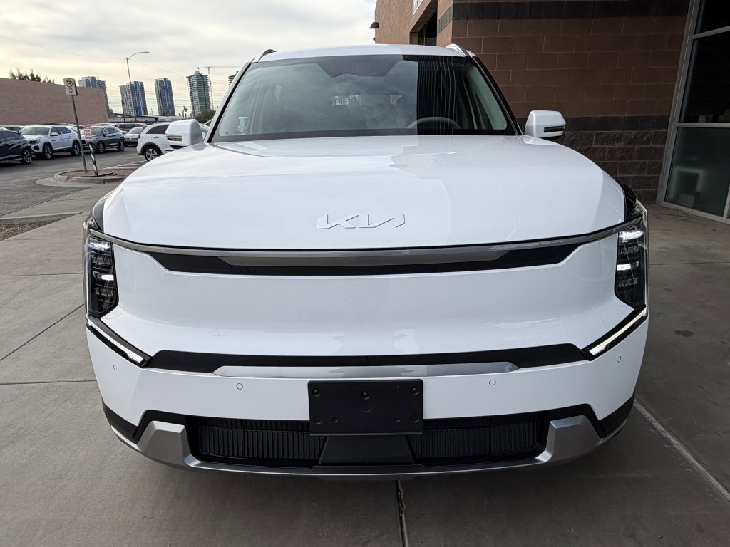 Used 2025 Kia EV9 Wind image 10