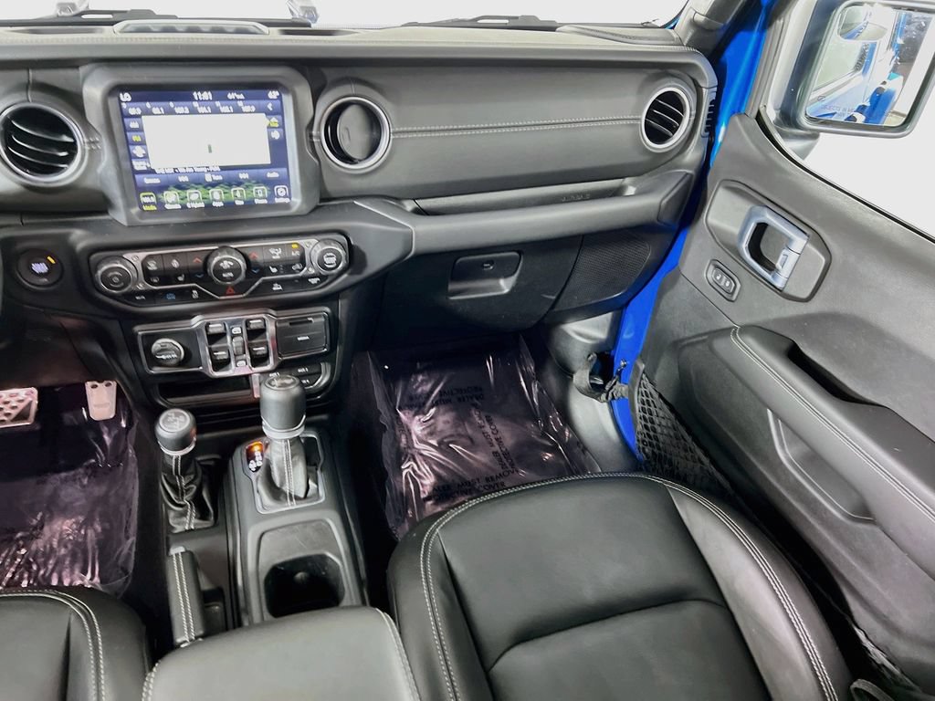 Used 2021 Jeep Wrangler Unlimited Sahara w/ Cold Weather Group AWD/4WD image 24