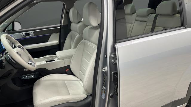 Used 2024 Hyundai Santa Fe Limited AWD/4WD image 16