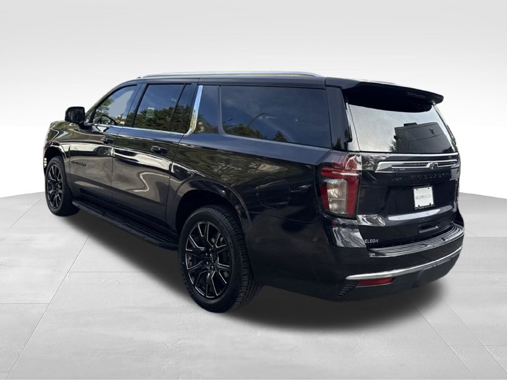 Used 2024 Chevrolet Suburban LT w/ LT Signature Plus Package AWD/4WD image 5