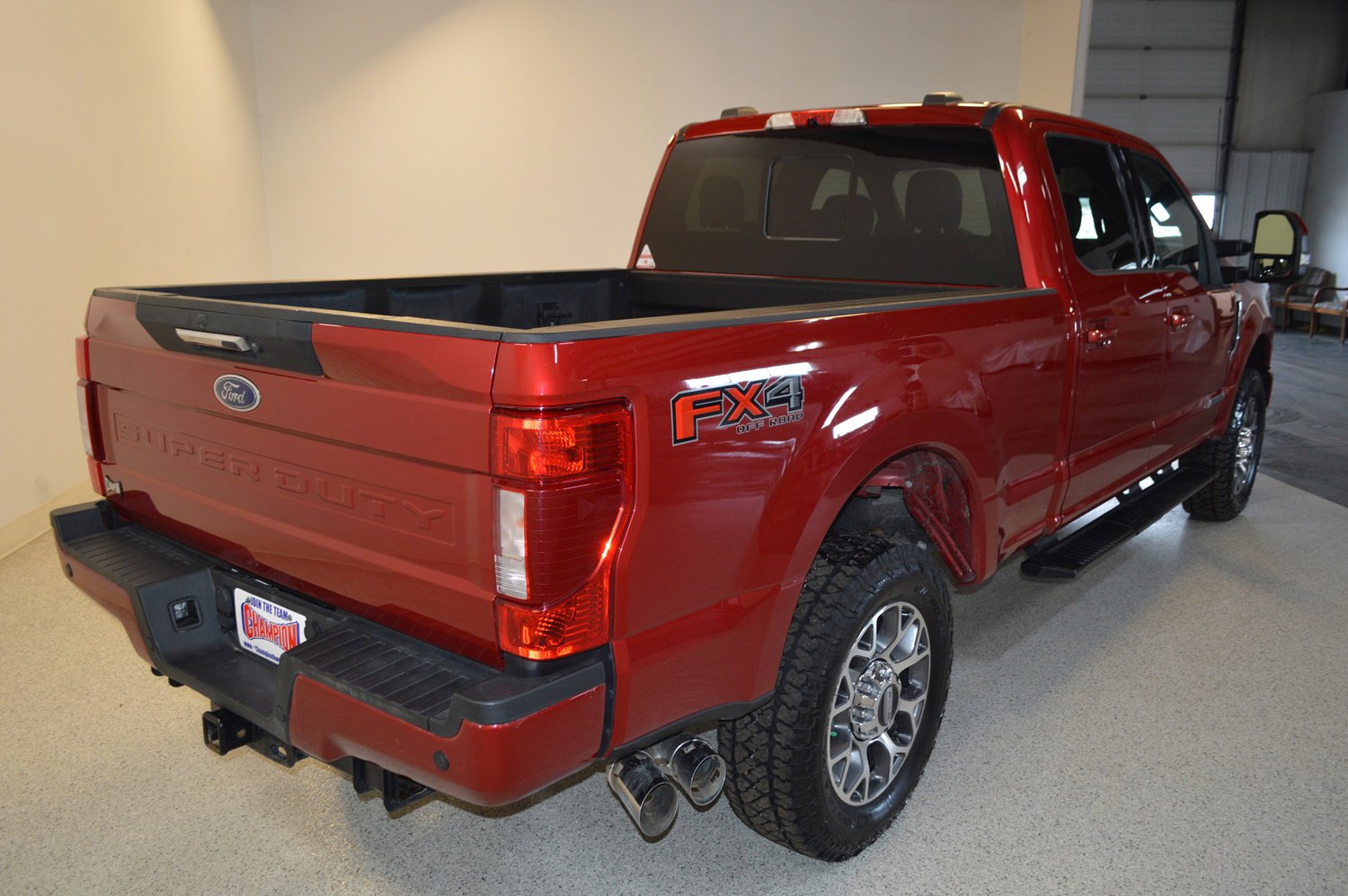 Used 2022 Ford F250 Lariat image 3