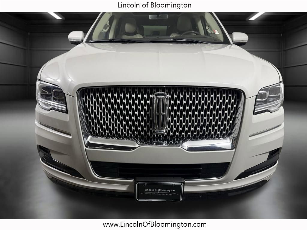 Certified 2024 Lincoln Navigator L Reserve AWD/4WD image 12
