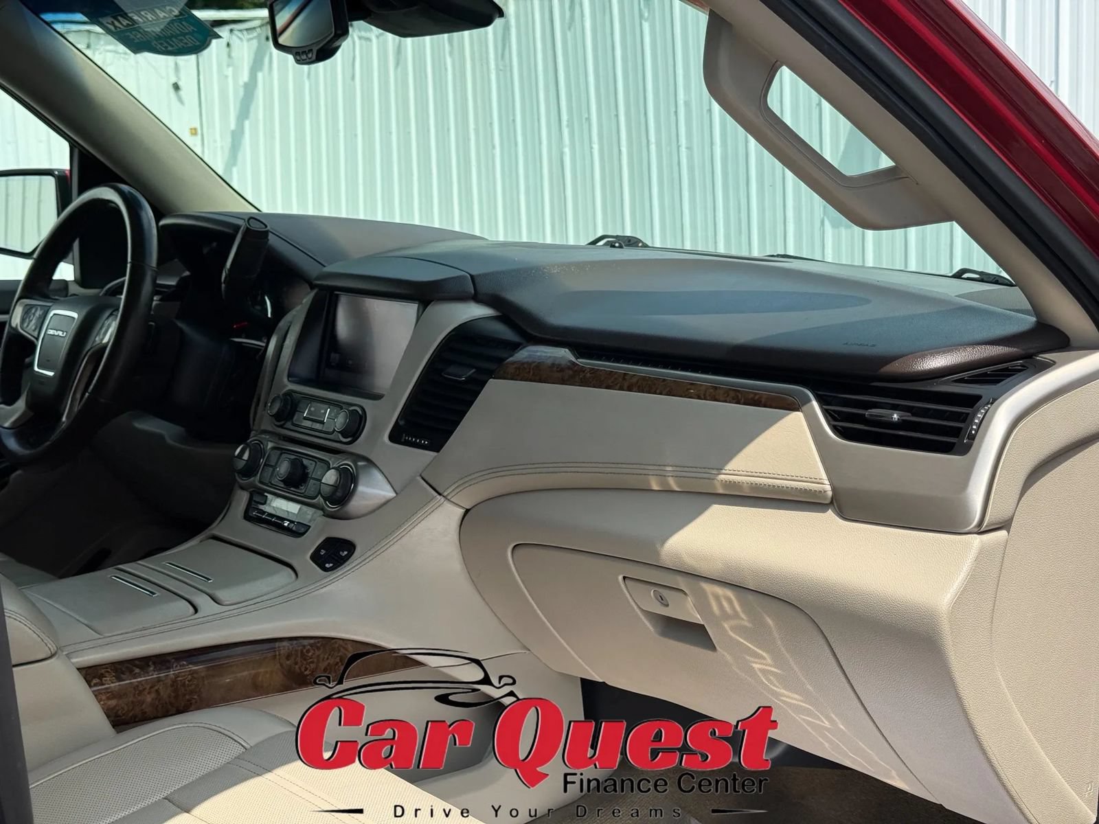 Used 2015 GMC Yukon Denali w/ Premium Package AWD/4WD image 24