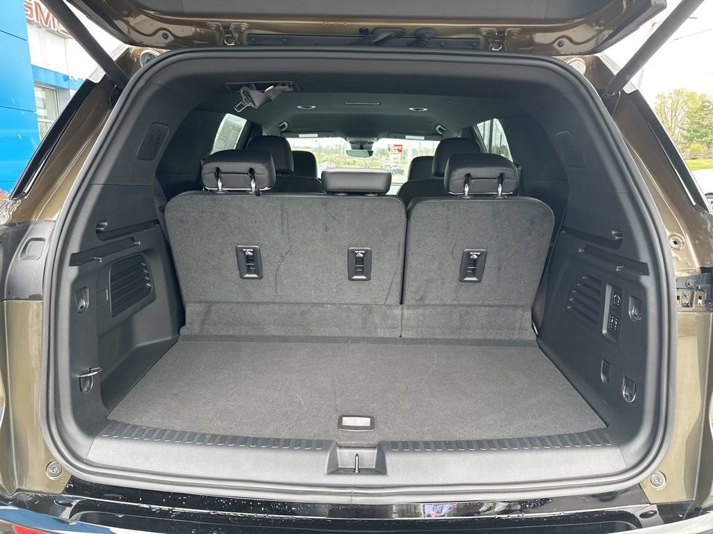 Used 2024 Chevrolet Traverse RS image 9