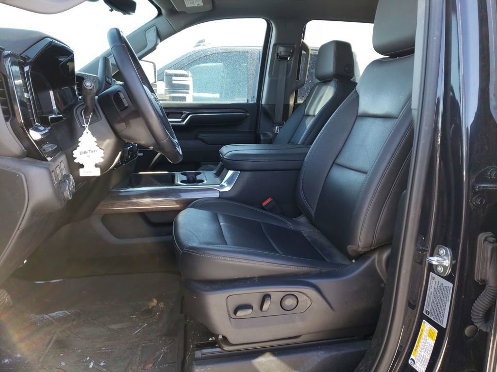 Used 2024 Chevrolet Silverado 3500 LTZ w/ LTZ Plus Package image 10