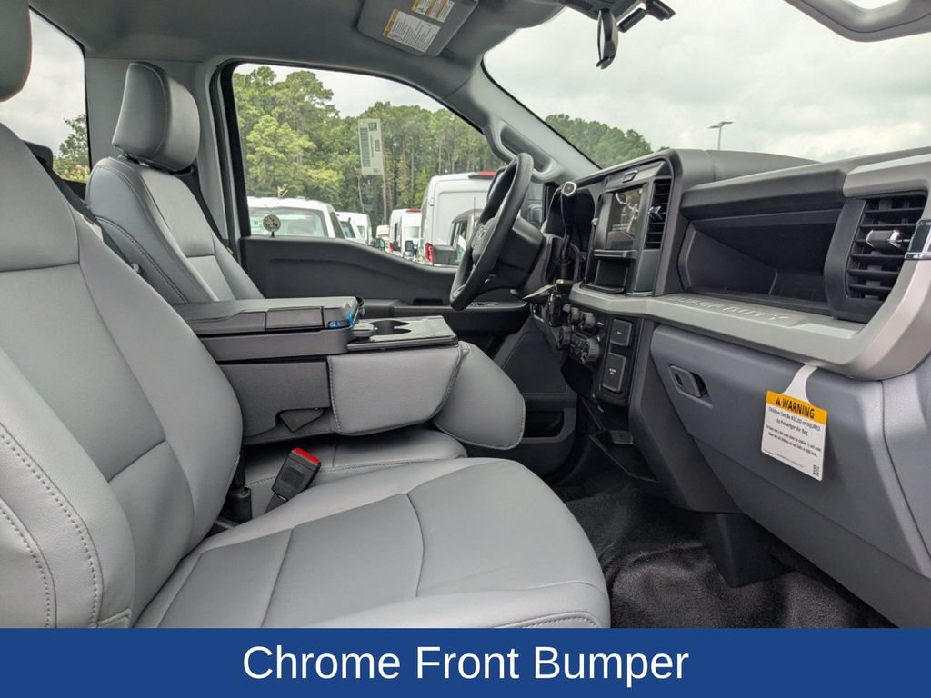 Used 2025 Ford F550 4x4 Regular Cab Super Duty image 23
