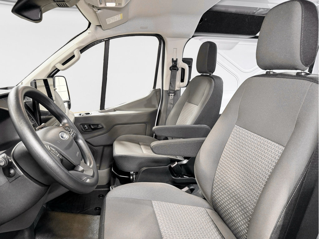 Used 2024 Ford E-Transit Low Roof RWD image 19