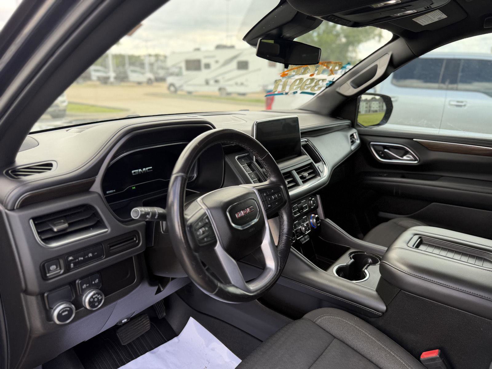 Used 2023 GMC Yukon SLE RWD image 13
