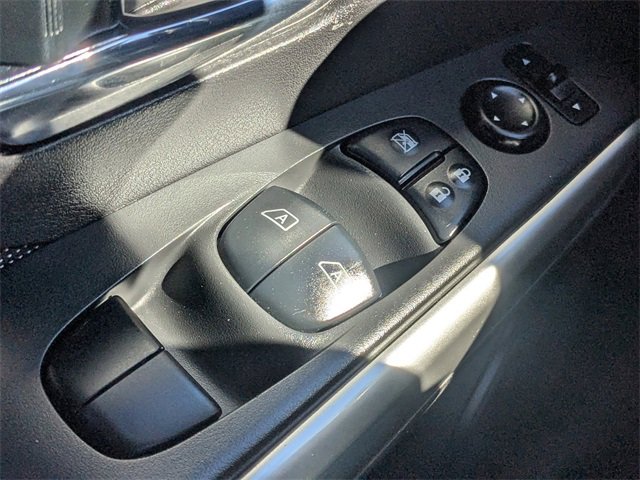 Used 2020 Nissan Kicks SV image 24