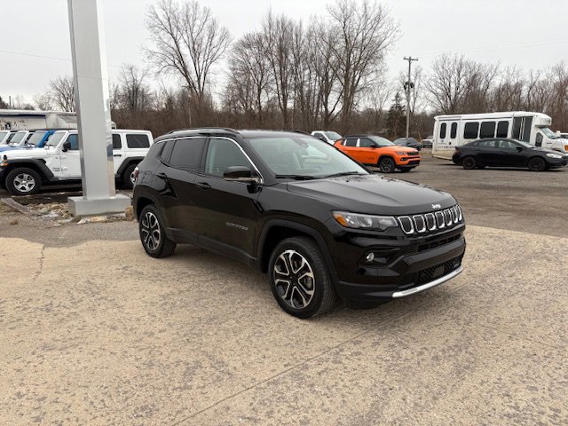 Used 2022 Jeep Compass Limited image 3