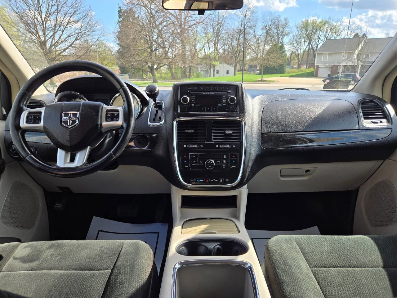 Used 2012 Dodge Grand Caravan Crew FWD image 32