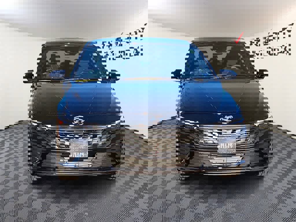 New 2026 Hyundai Elantra Sport image 2