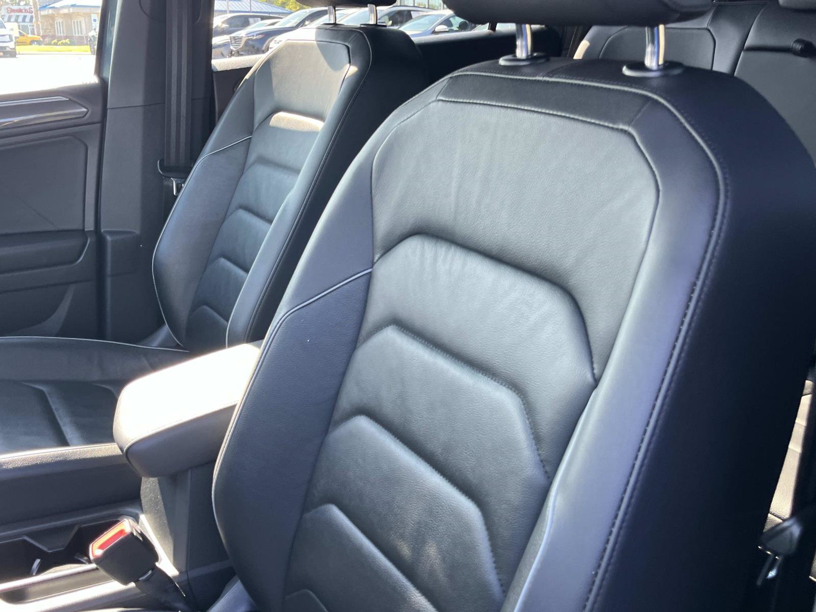 Used 2020 Volkswagen Tiguan SEL Premium R-Line AWD/4WD image 28