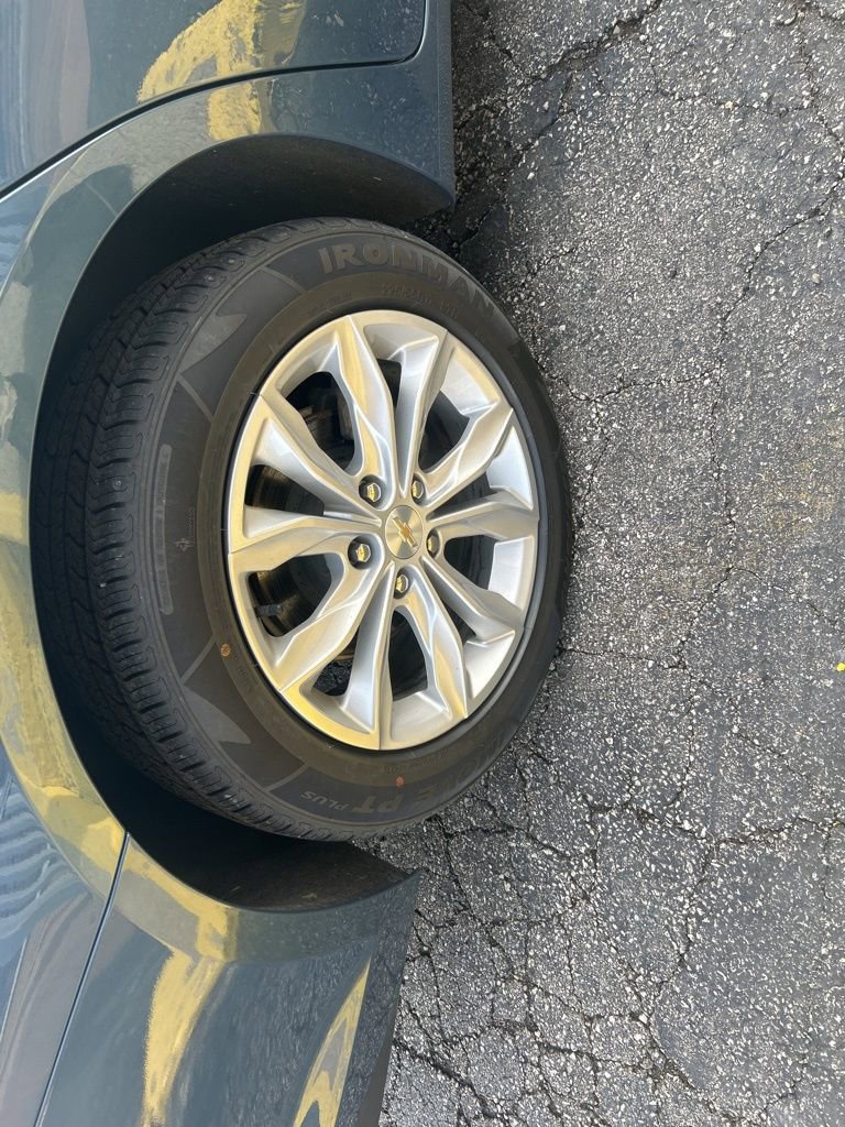 Used 2025 Chevrolet Malibu LT image 34