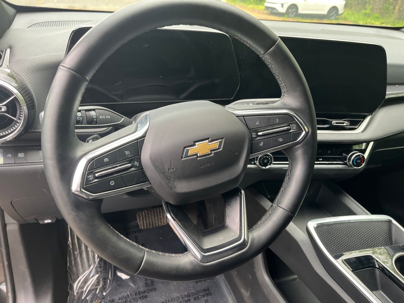 Used 2025 Chevrolet Equinox LT FWD image 28