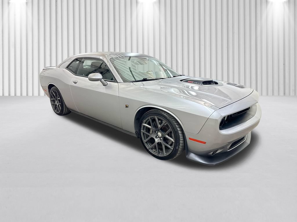Used 2016 Dodge Challenger R/T Scat Pack RWD image 2