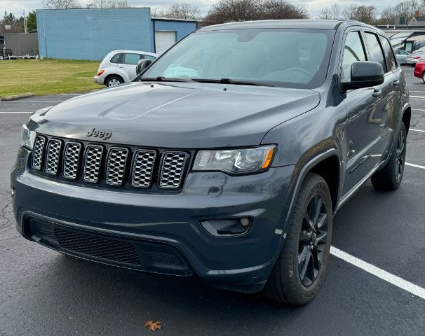 Used 2018 Jeep Grand Cherokee Altitude AWD/4WD image 6