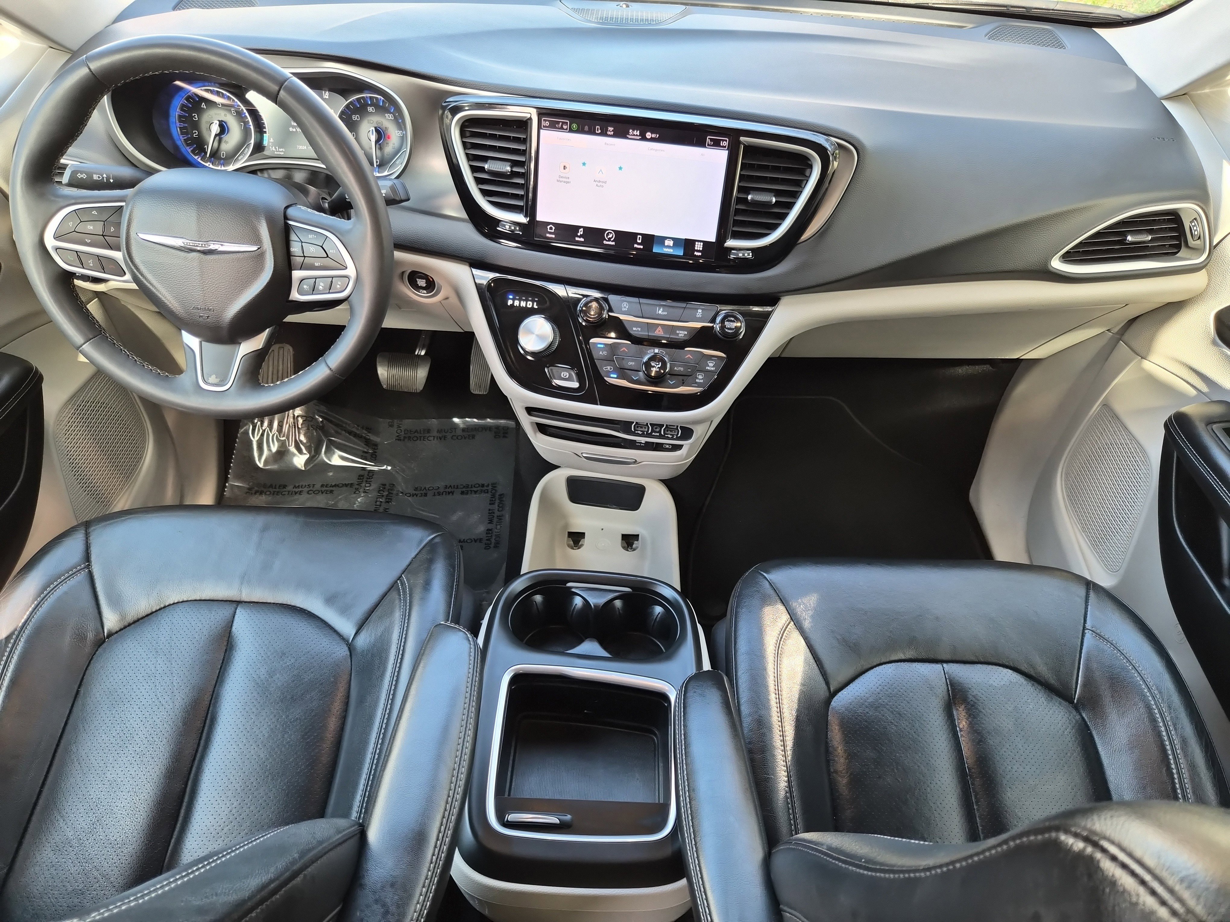 Used 2022 Chrysler Pacifica Touring-L image 9