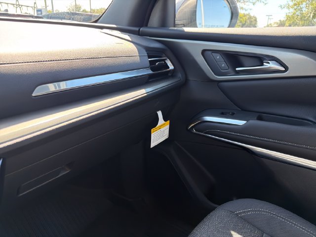 New 2027 Chevrolet Traverse LT w/ LPO, Floor Liner Package FWD image 31