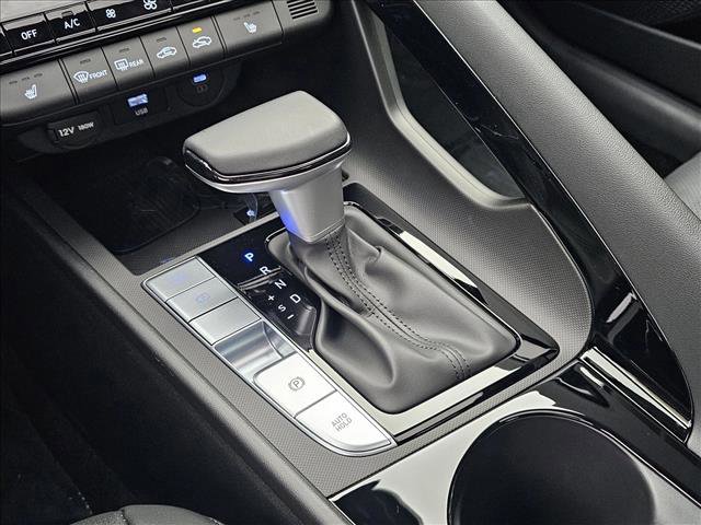 New 2025 Hyundai Elantra Limited image 15