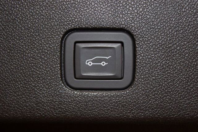 Used 2024 Cadillac XT6 Premium Luxury w/ LPO, Floor Liner Package image 17