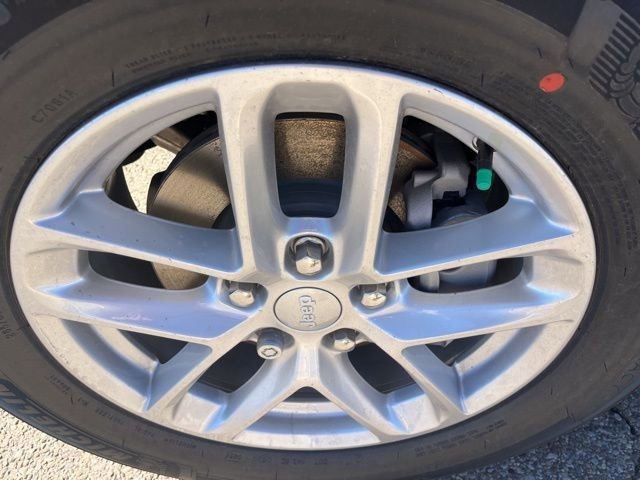 New 2025 Jeep Grand Cherokee 4WD image 9