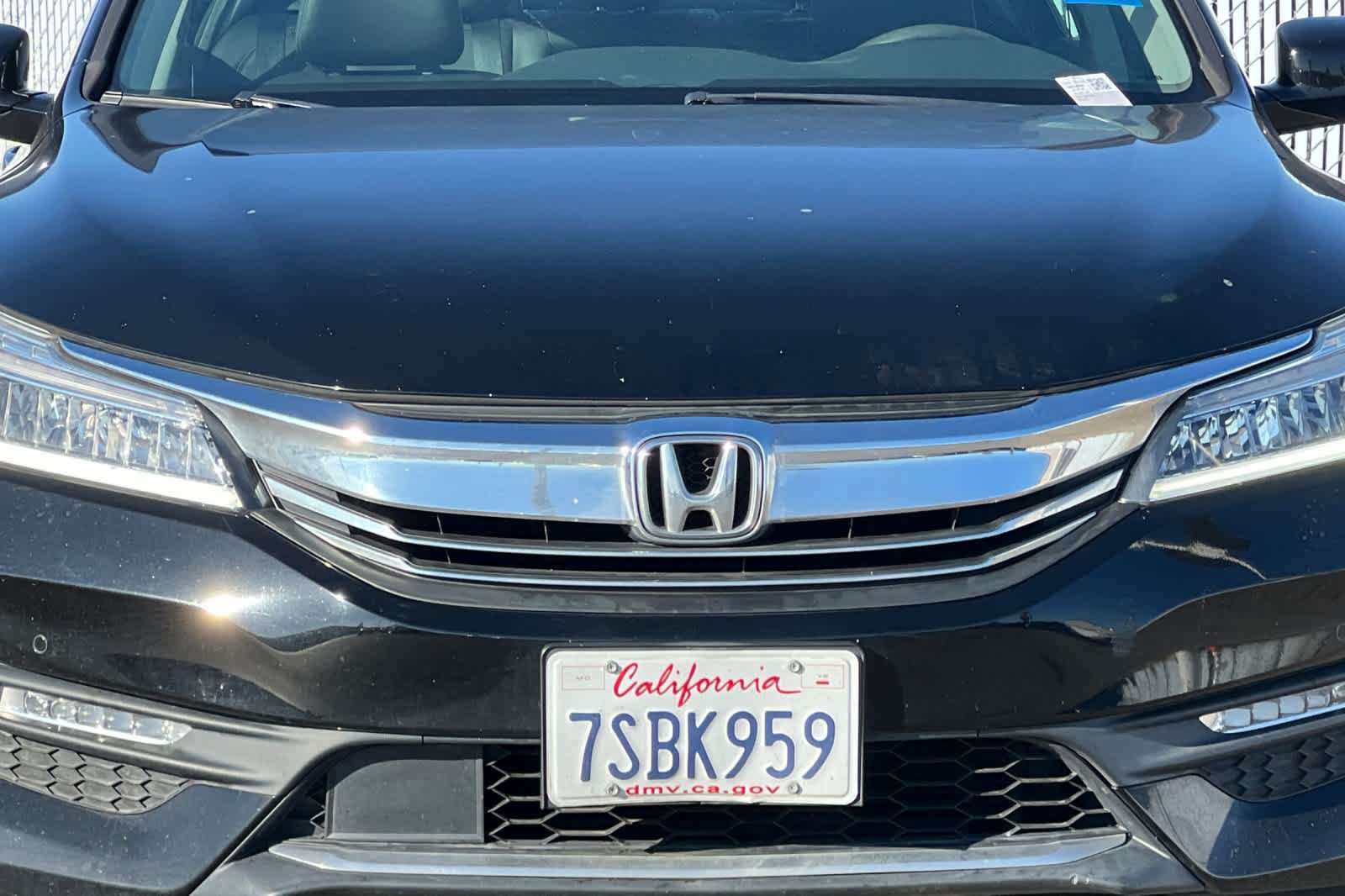 Used 2016 Honda Accord Touring image 15
