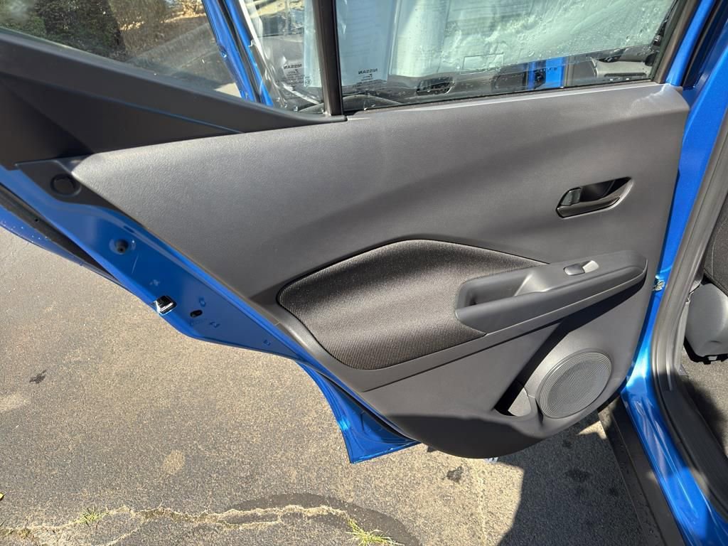 New 2025 Nissan Kicks S image 29