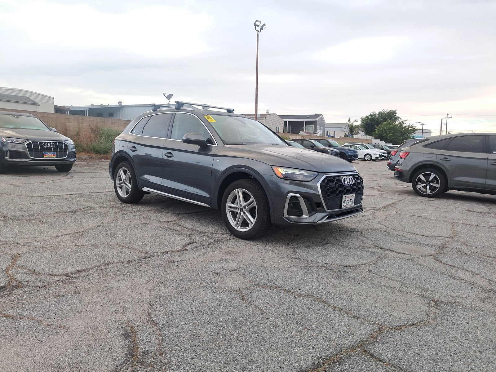 Used 2023 Audi Q5 e Premium Plus w/ Premium Plus Package image 2
