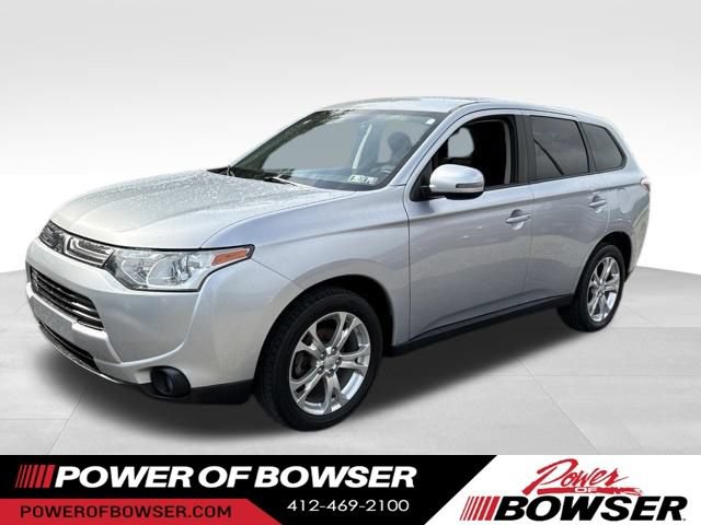 Used 2014 Mitsubishi Outlander SE AWD/4WD image 1
