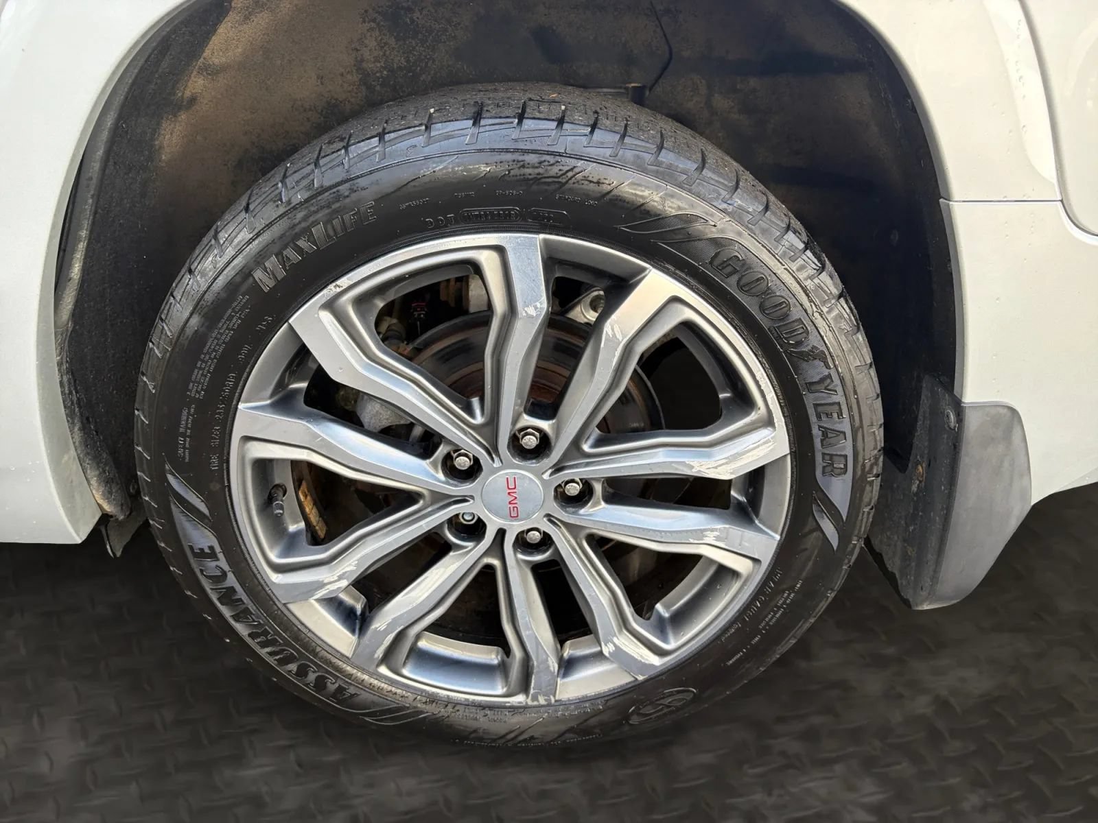 Used 2018 GMC Terrain Denali w/ Advanced Safety Package AWD/4WD image 42