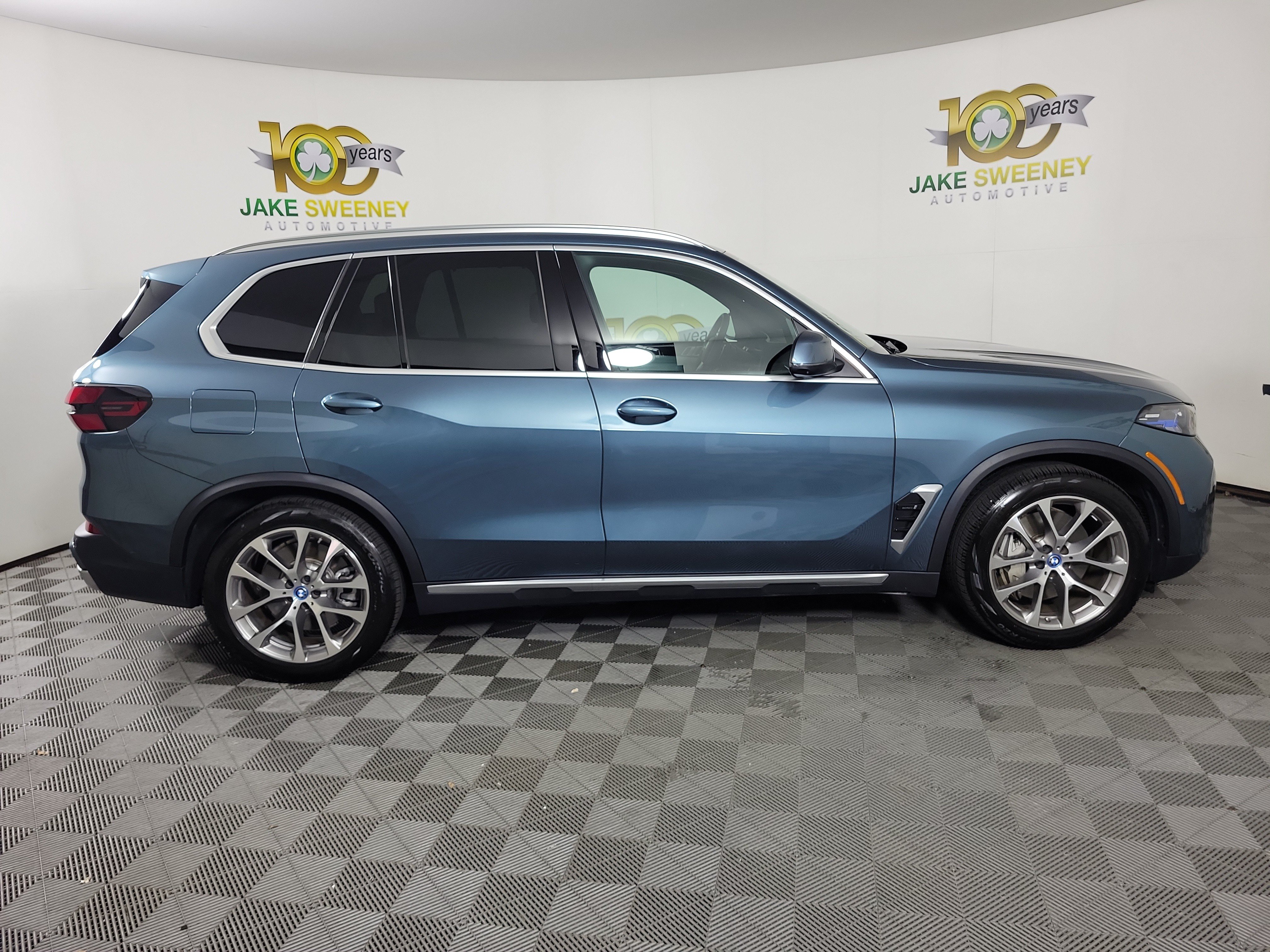 Certified 2024 BMW X5 xDrive50e w/ Executive Package AWD/4WD image 8