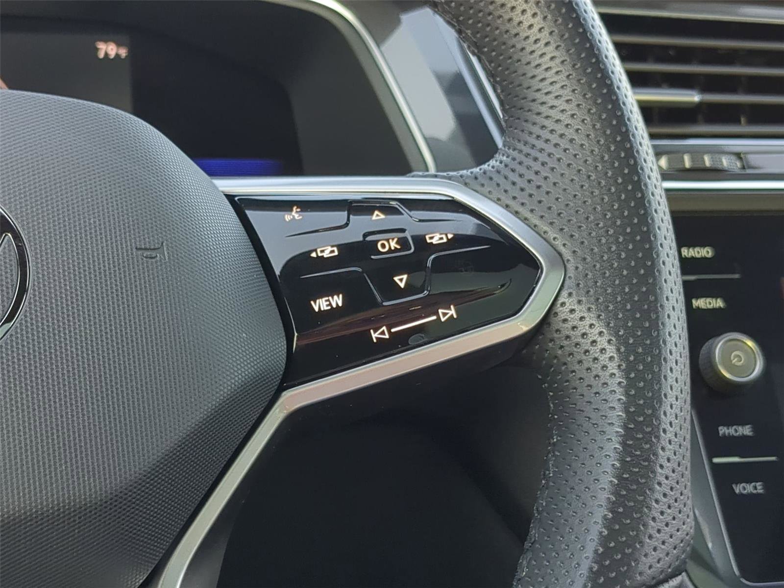 Used 2022 Volkswagen Tiguan SE R-Line image 19