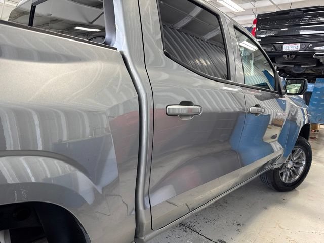 Used 2025 Chevrolet Colorado LT w/ Advanced Trailering Package AWD/4WD image 18