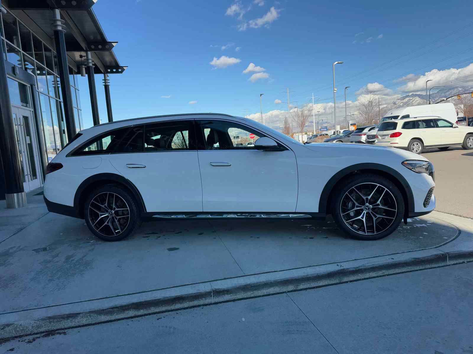 New 2025 Mercedes-Benz E 450 4MATIC All-Terrain Wagon image 9