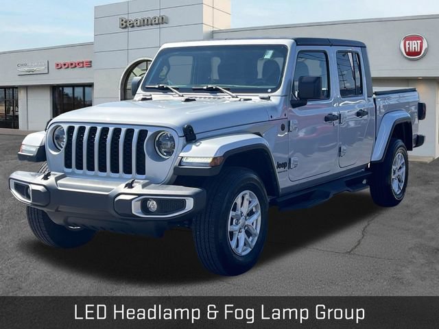 Used 2023 Jeep Gladiator Sport AWD/4WD video 3