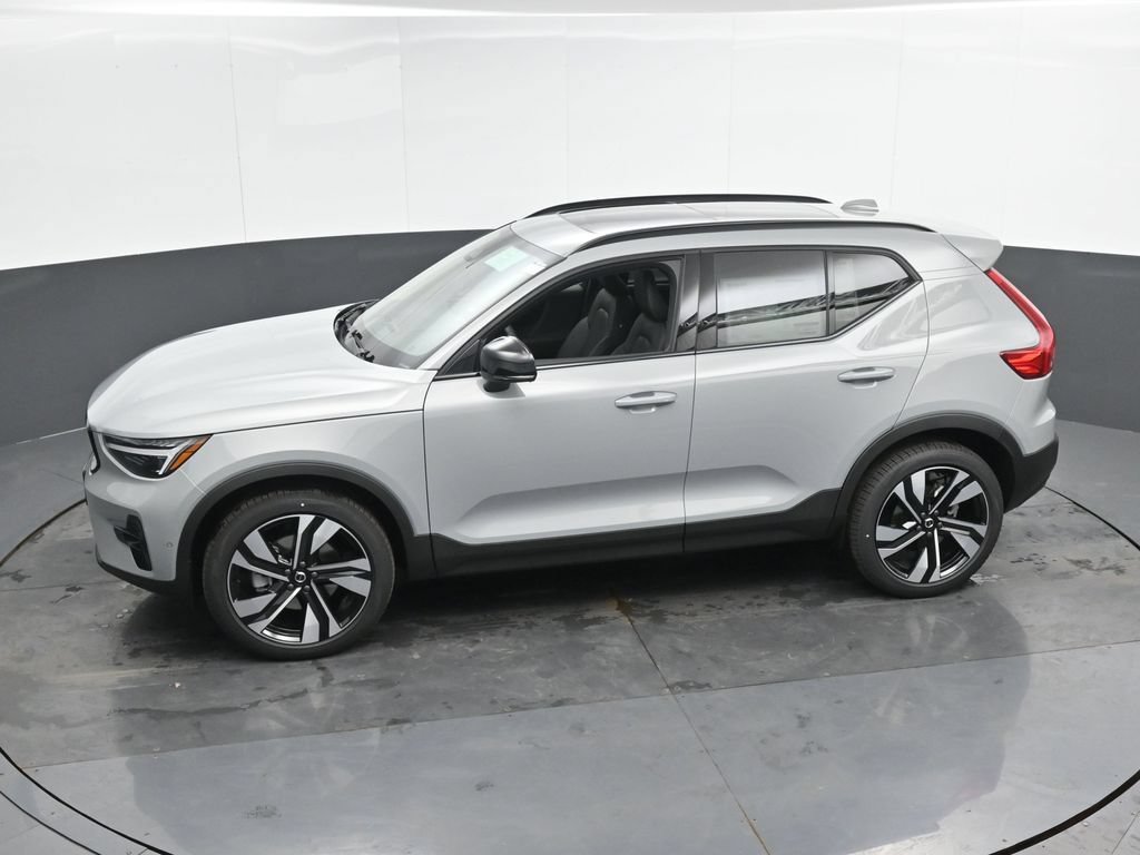 Used 2025 Volvo XC40 B5 Ultra w/ Climate Package AWD/4WD image 45