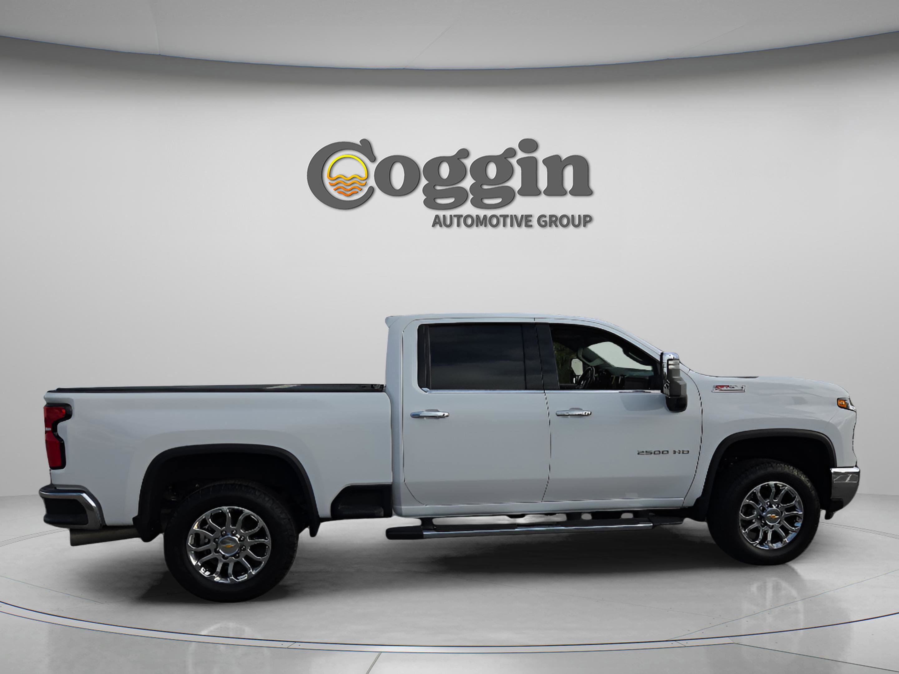 Used 2025 Chevrolet Silverado 2500 LTZ w/ LTZ Premium Package image 7