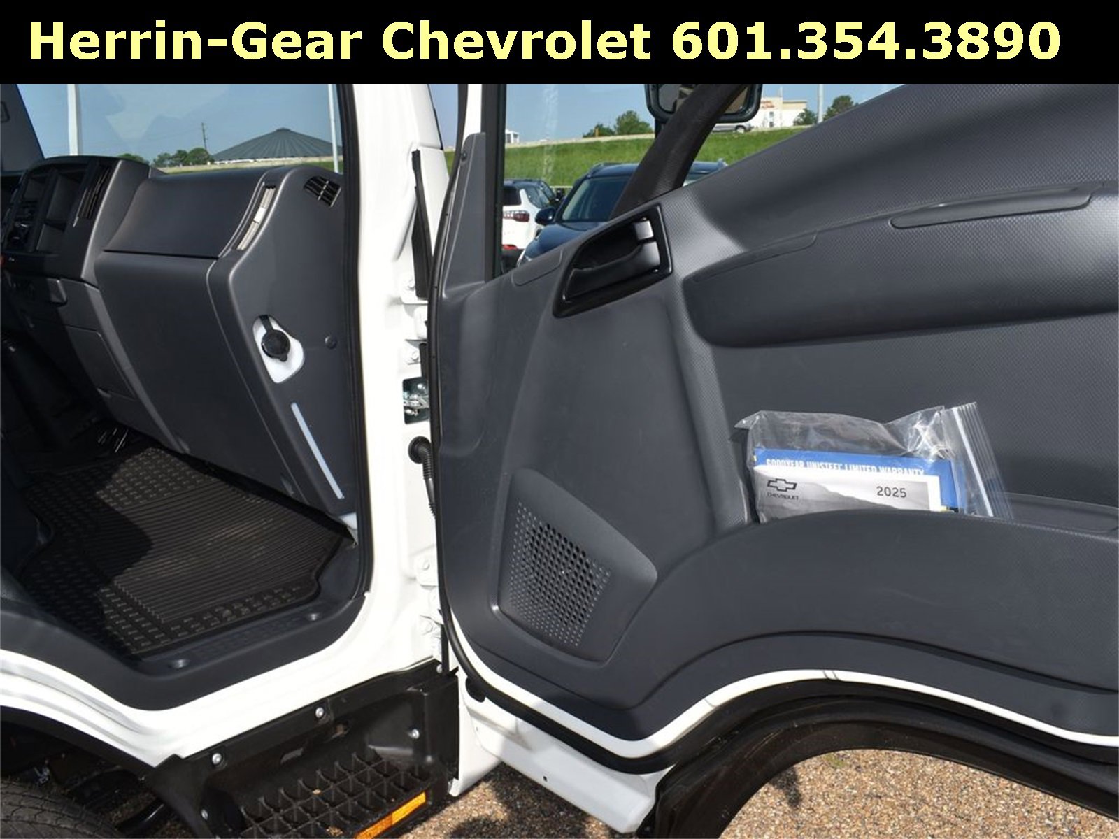 New 2025 Chevrolet Low Cab Forward image 20