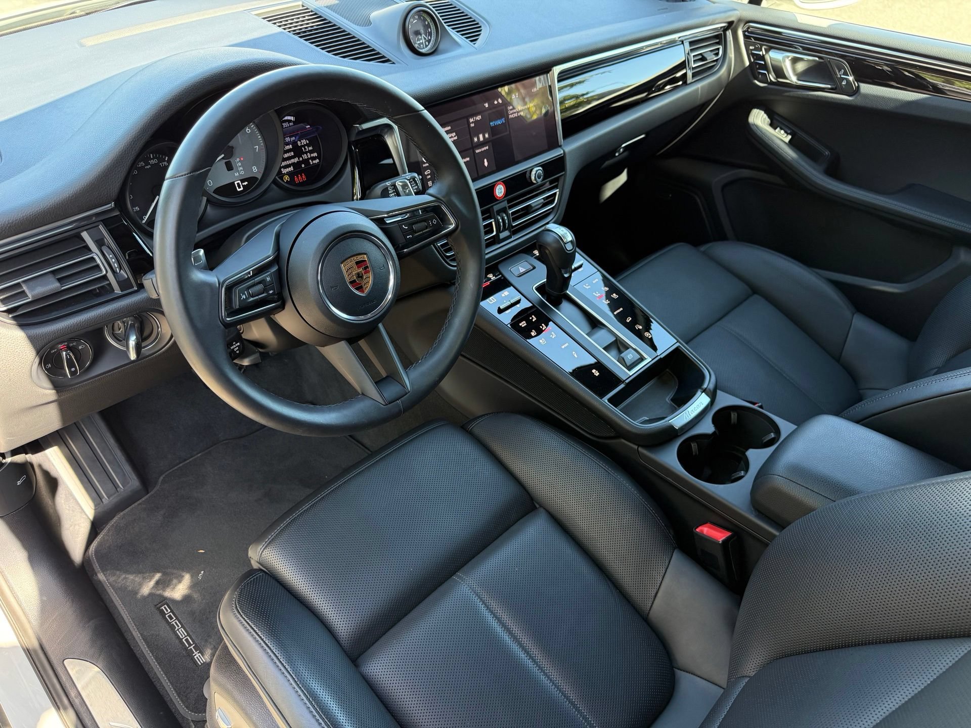 Used 2026 Porsche Macan S AWD/4WD image 4