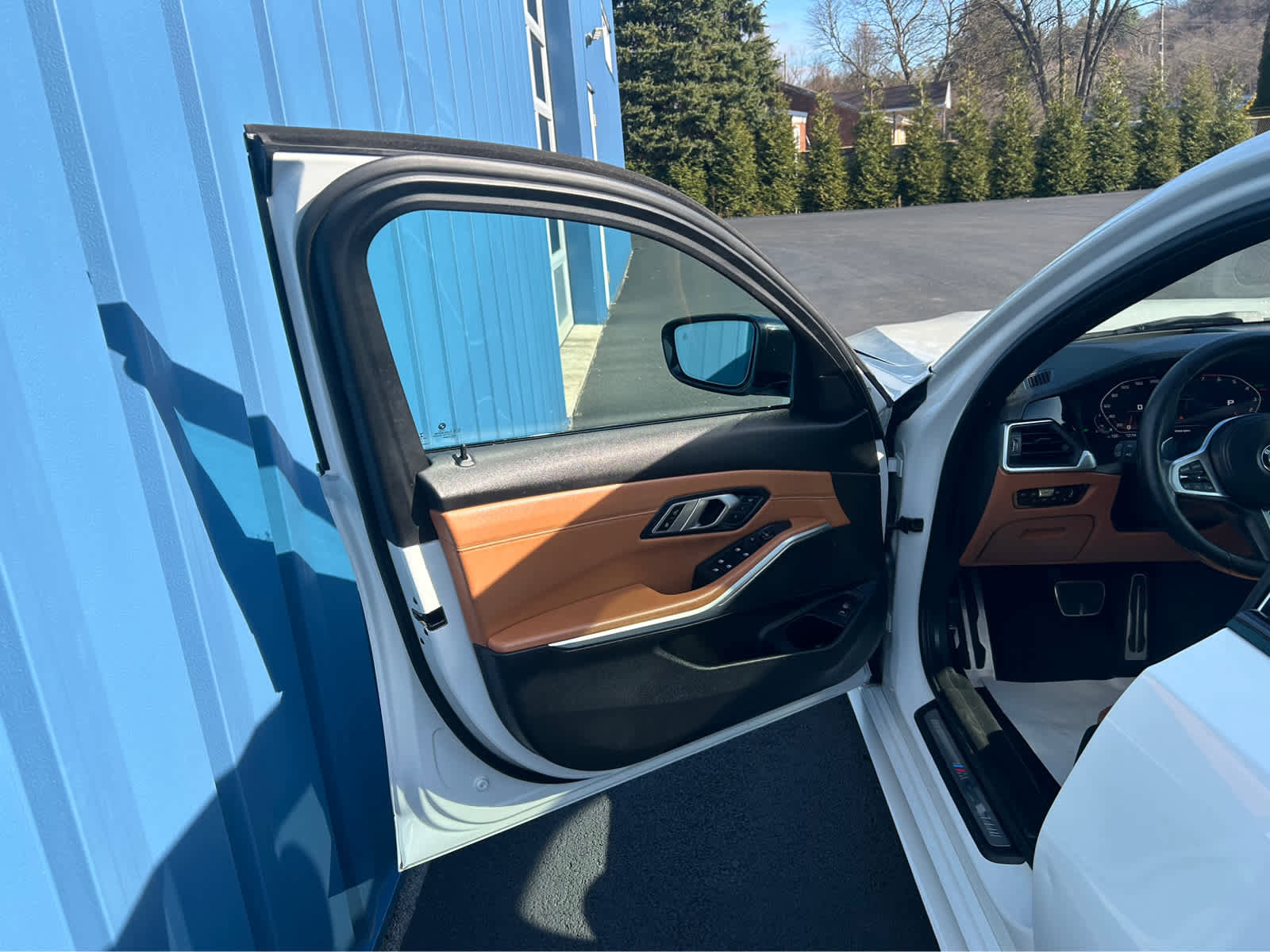 Used 2021 BMW 330i xDrive Sedan w/ M Sport Package image 24